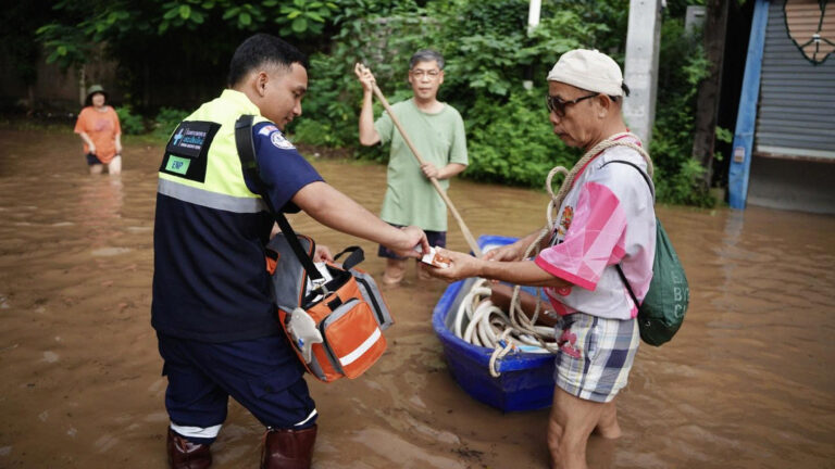 เมืองเชียงใหม่จมบาดาล น้ำปิงลด เร่งระบายน้ำ