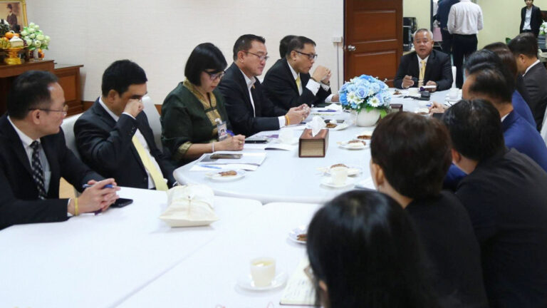 เดินหน้าค่าแรง 400 บาท ให้ได้ภายในปีนี้